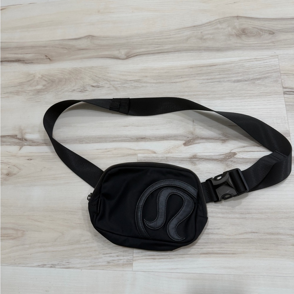 lululemon athletica Black Belt Bag